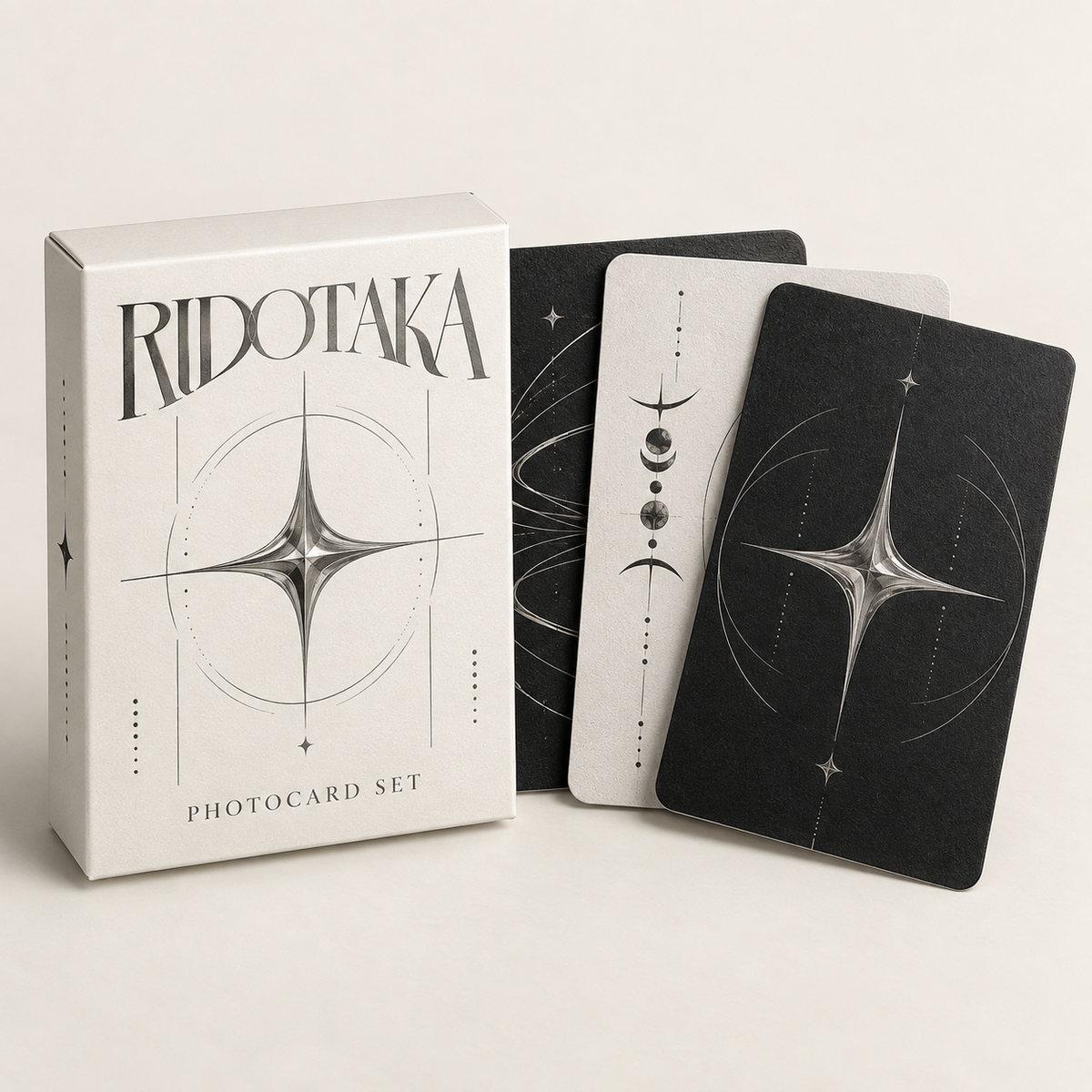 Mockup konsep Ridotaka Photocard Set — desain merch sementara, bukan foto barang produksi.